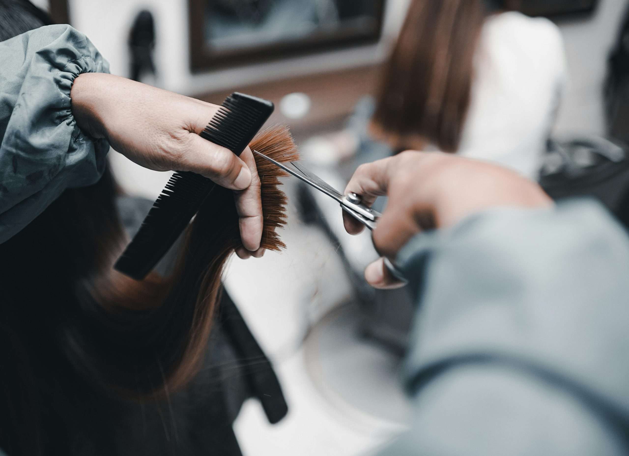 Sognare di farsi tagliare i capelli